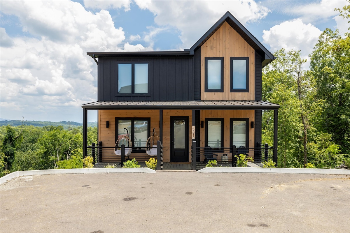 luxury-cabin-w-indoor-pool-hot-tub-and-game-room/