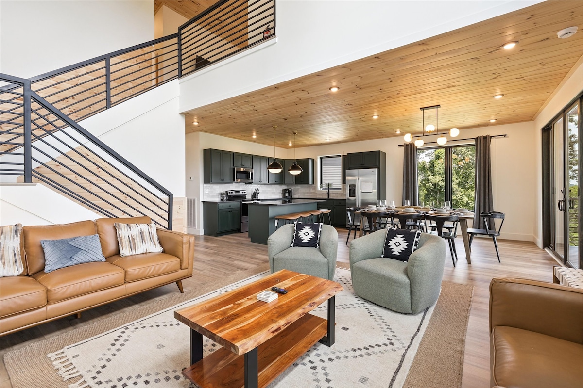 luxury-cabin-w-indoor-pool-hot-tub-and-game-room/