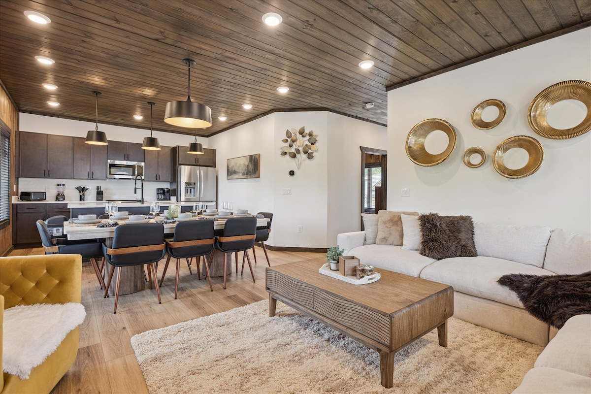 gorgeous-brand-new-home-wpool-game-room-hot-tub/