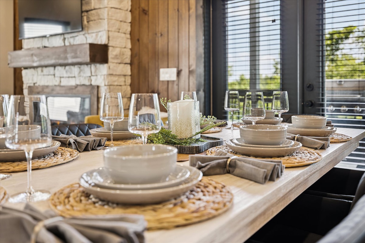 gorgeous-brand-new-home-wpool-game-room-hot-tub/