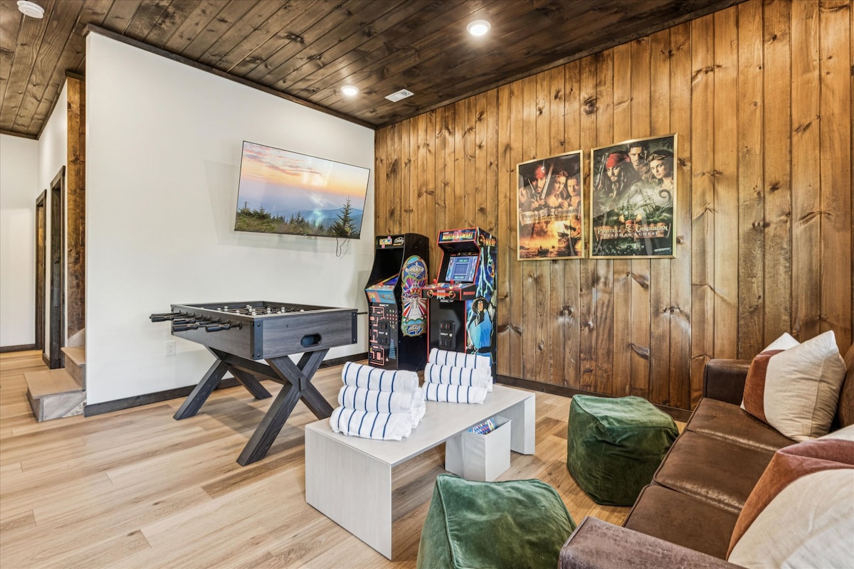 gorgeous-brand-new-home-wpool-game-room-hot-tub/