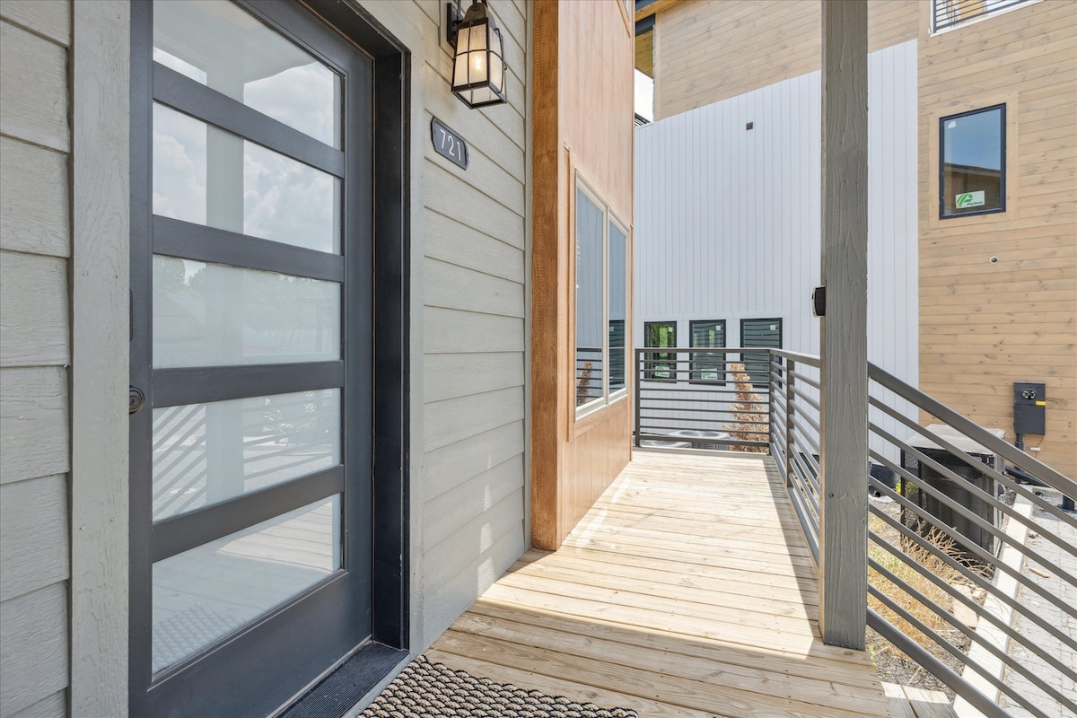 gorgeous-brand-new-home-wpool-game-room-hot-tub/