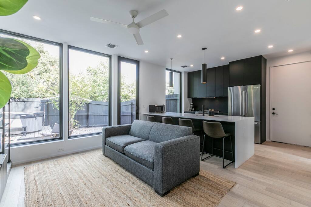 Dream Home in the heart of Austin/ Back House