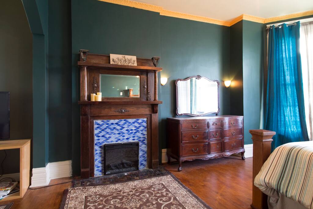 Teal Room - King Bed, near CTA, 20min to Downtown