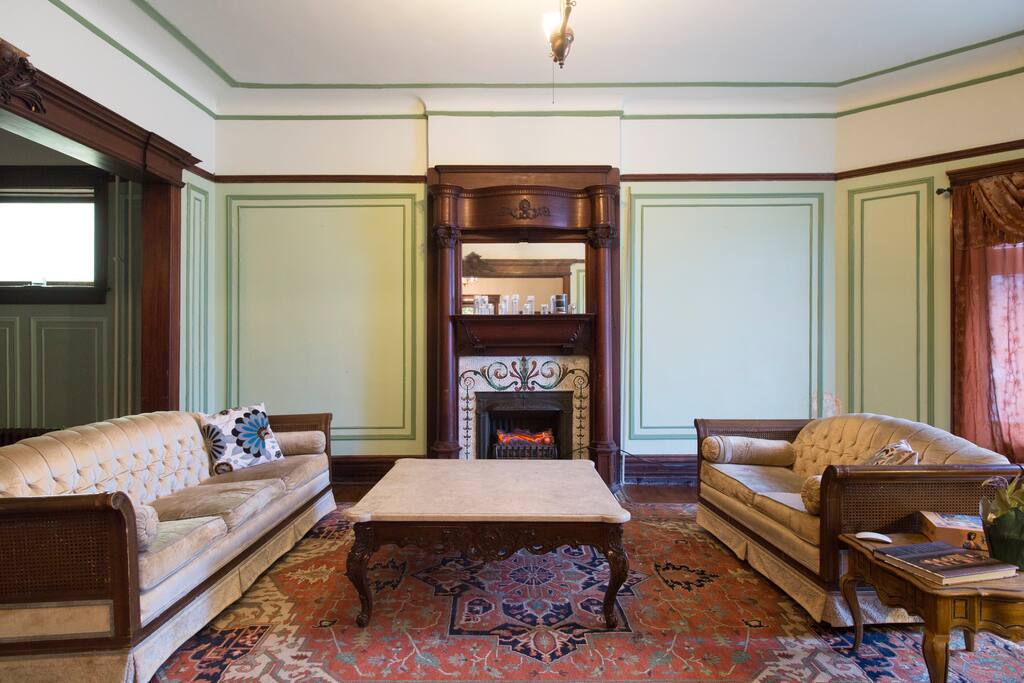 Celestial Room - 20 Min to Downtown, Free parking