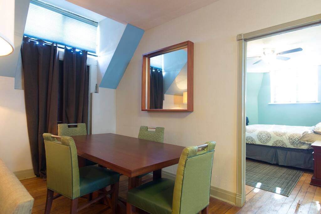 Celestial Room - 20 Min to Downtown, Free parking