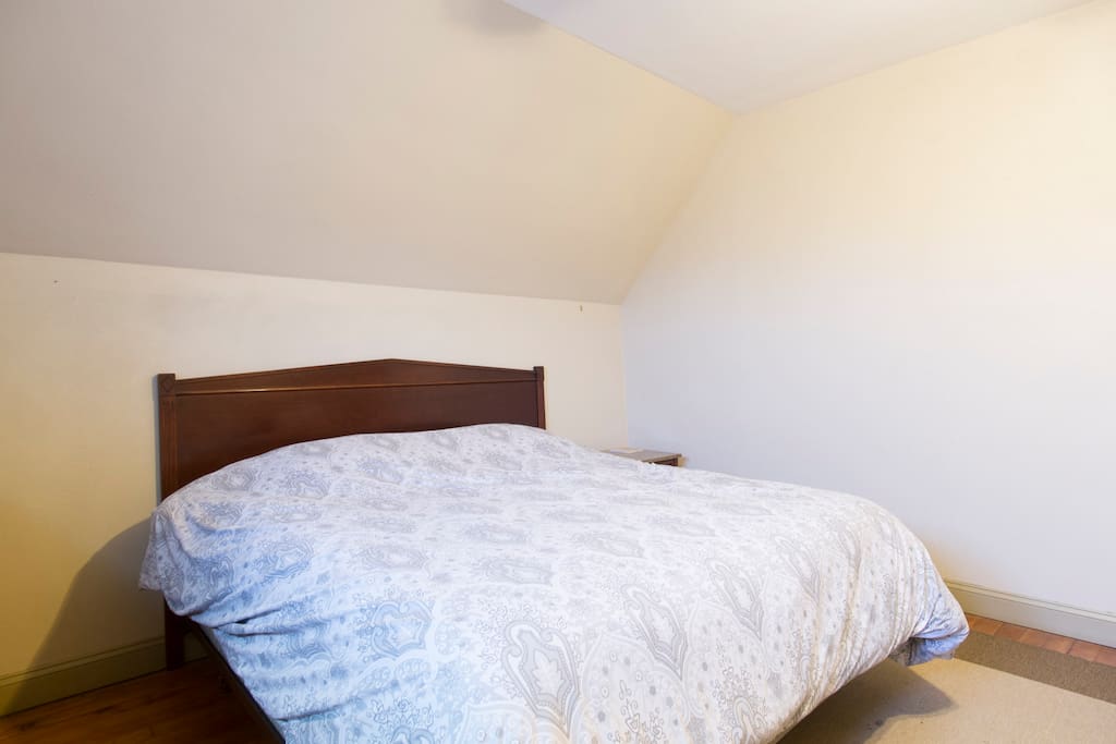Celestial Room - 20 Min to Downtown, Free parking