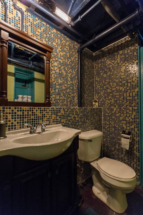 Florence Room - 3min to CTA, Free Parking, Roomy