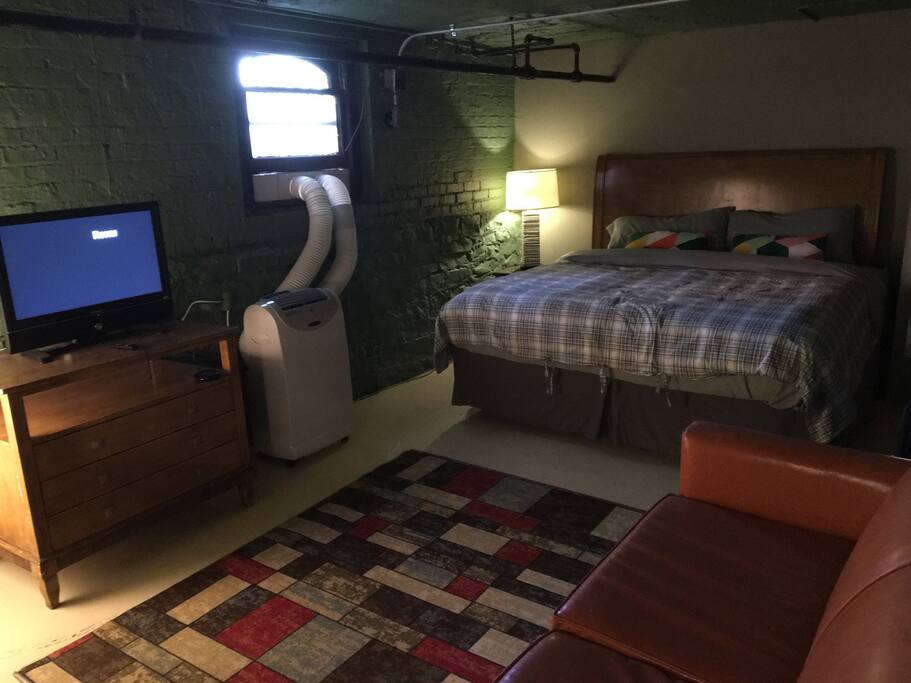 Florence Room - 3min to CTA, Free Parking, Roomy