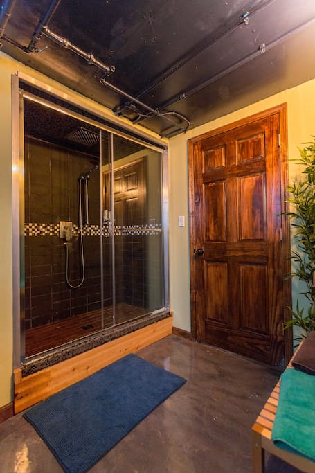 Florence Room - 3min to CTA, Free Parking, Roomy