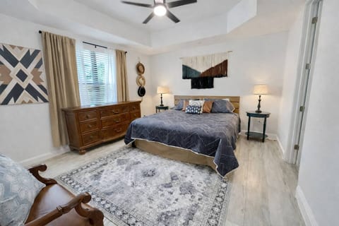 * Closest to Pool | 2 King Suites | Walk to Dining