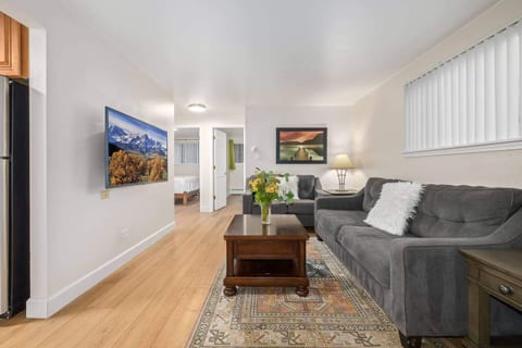 Lovely Apartment on Tree Line Street