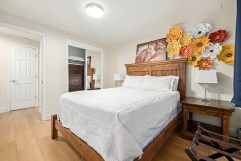 Lovely Apartment on Tree Line Street