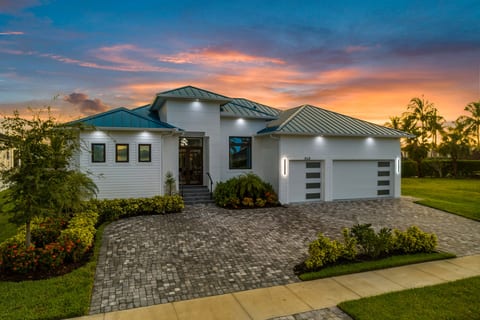 Marco Premium Escape/Waterfront
