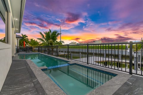 Marco Premium Escape/Waterfront
