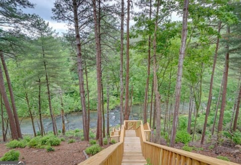 Riverpaw Retreat image 3