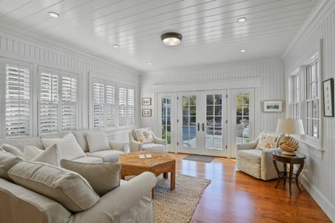 Sandpiper Fields Luxury Field Club Home close to South Beach