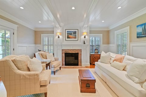 Sandpiper Fields Luxury Field Club Home close to South Beach