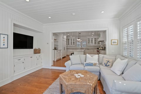 Sandpiper Fields Luxury Field Club Home close to South Beach