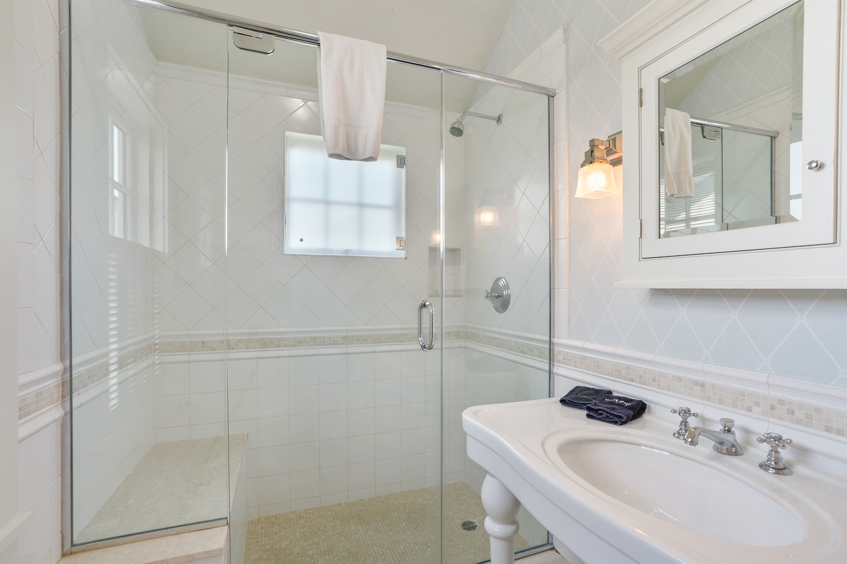 amazing-waterfront-home-in-edgartown-with-light-house-view/