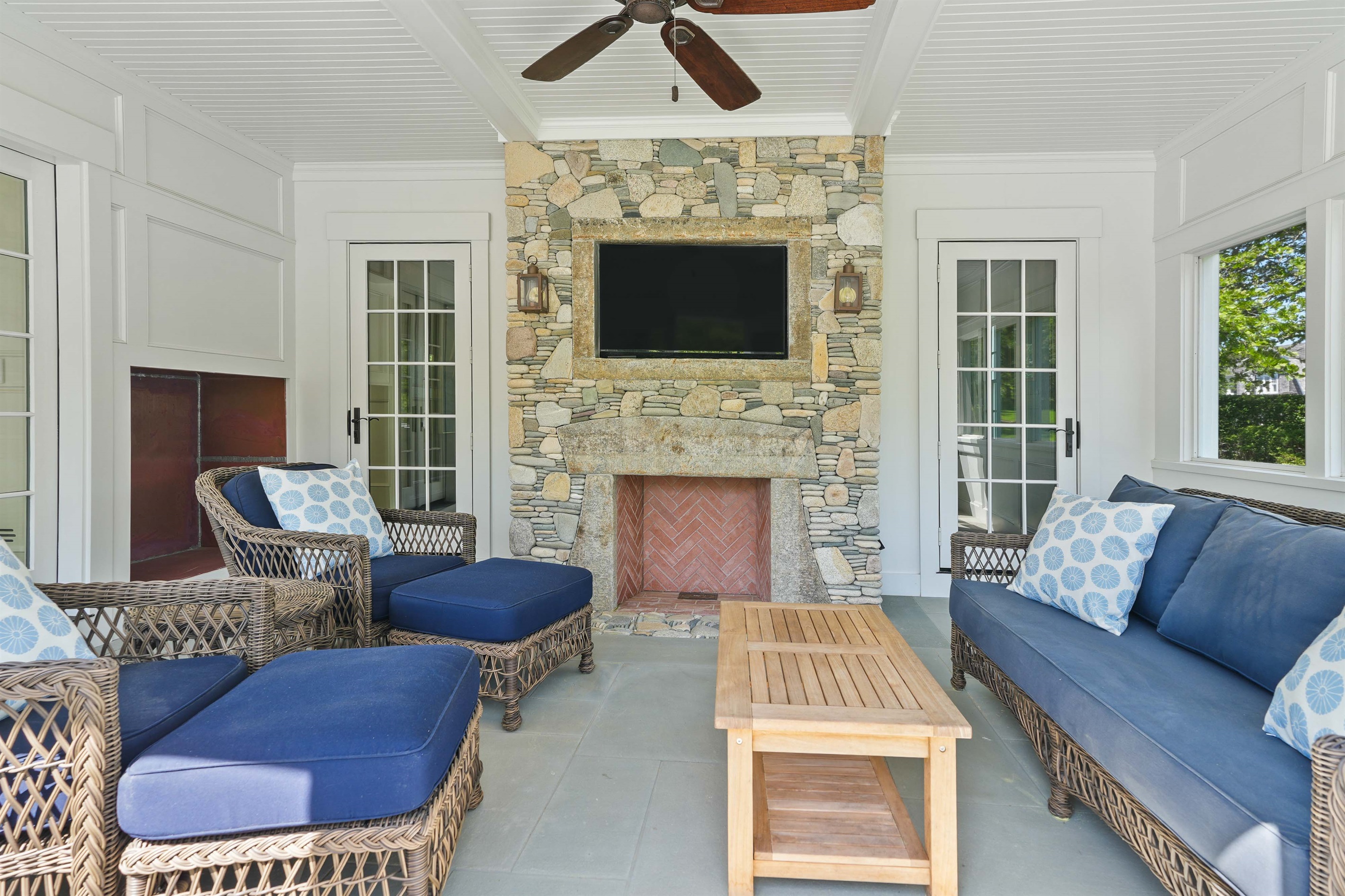 sandcastle-luxurious-compound-in-the-prestigious-field-club/