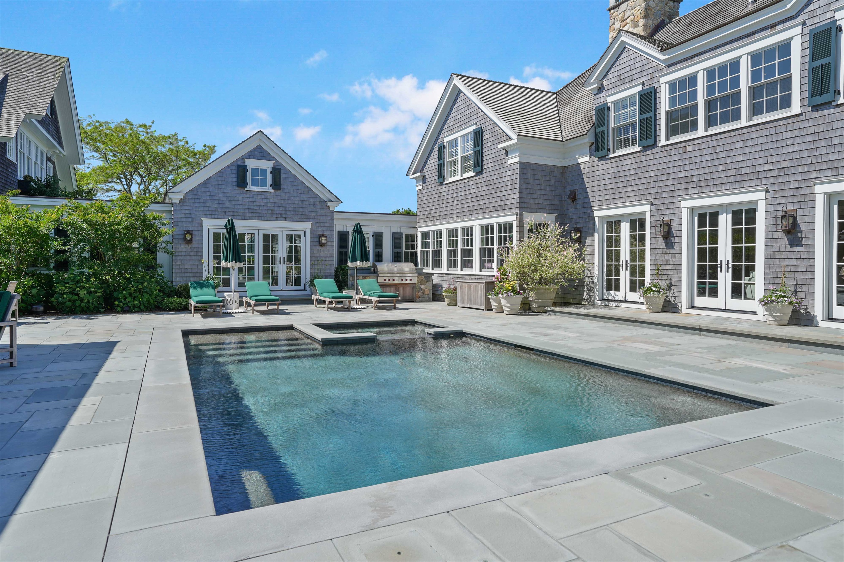 sandcastle-luxurious-compound-in-the-prestigious-field-club/