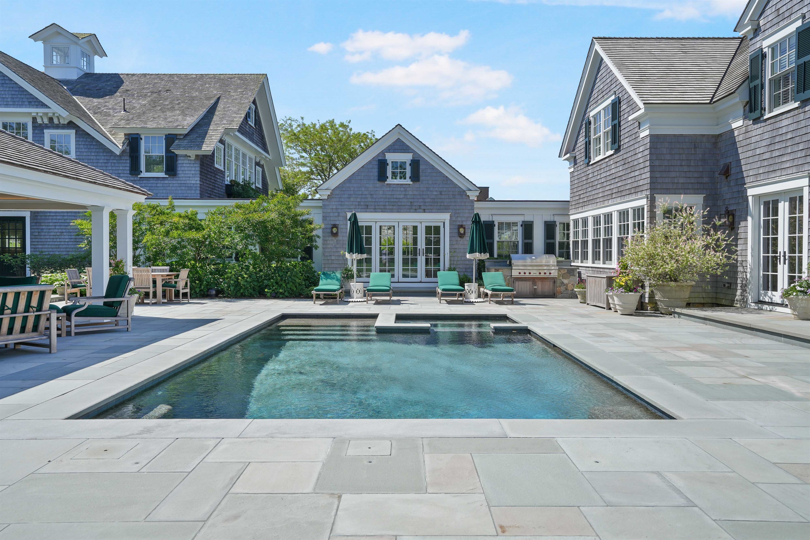 sandcastle-luxurious-compound-in-the-prestigious-field-club/