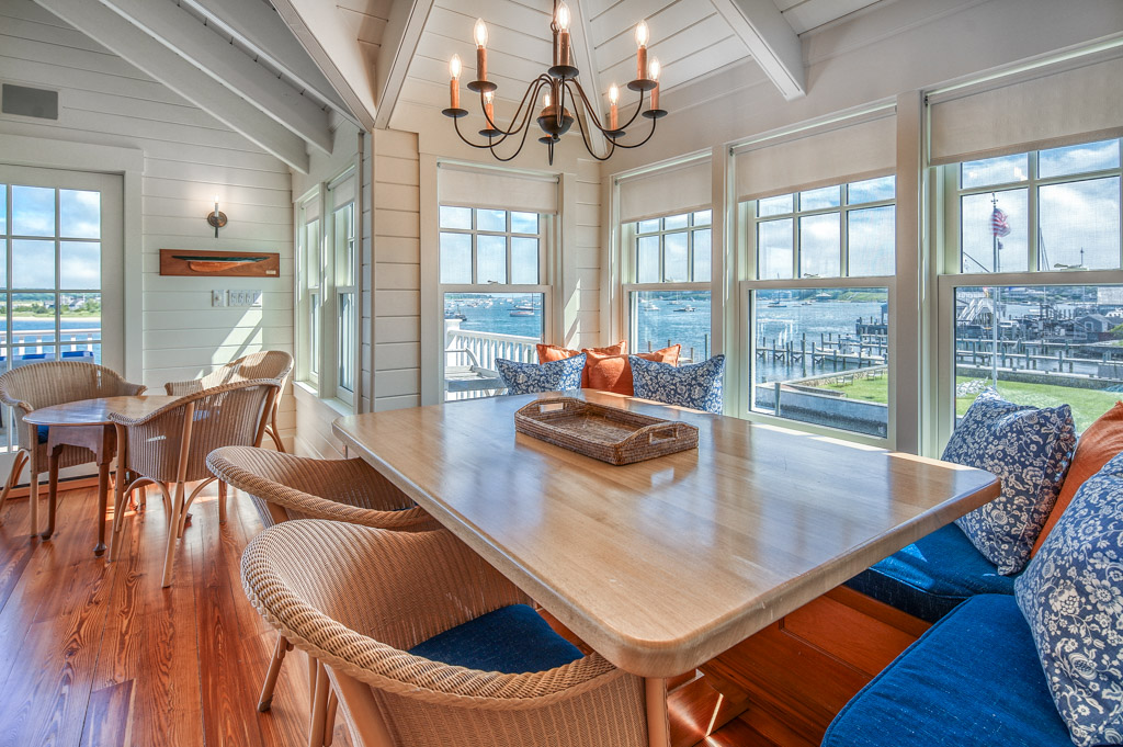 morse-ferry-house-deluxe-waterfront-home-in-edgartown/