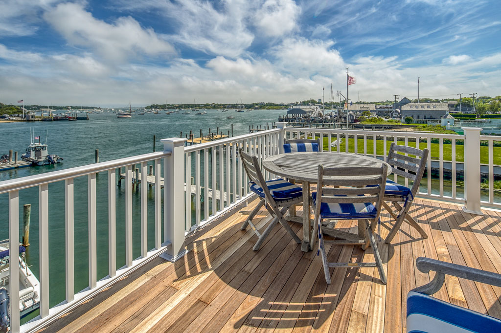 morse-ferry-house-deluxe-waterfront-home-in-edgartown/