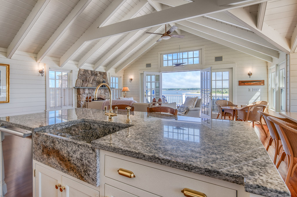 morse-ferry-house-deluxe-waterfront-home-in-edgartown/