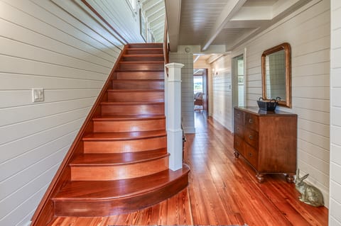 Stairs to 2nd Floor