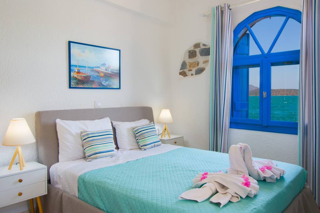 eleftheria-sea-side-traditional-house/