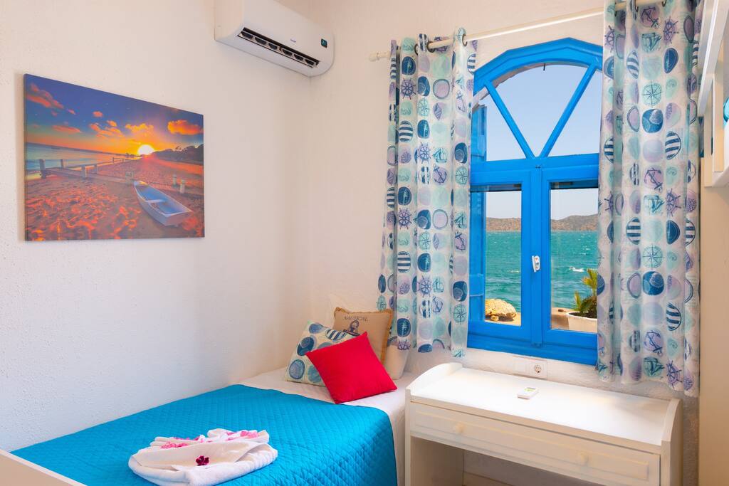 eleftheria-sea-side-traditional-house/