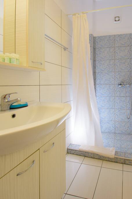 eleftheria-sea-side-traditional-house/