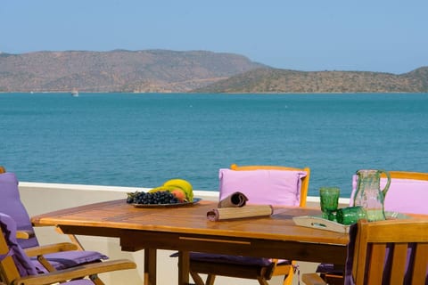 Kristallia - Elounda seafront vacation rental