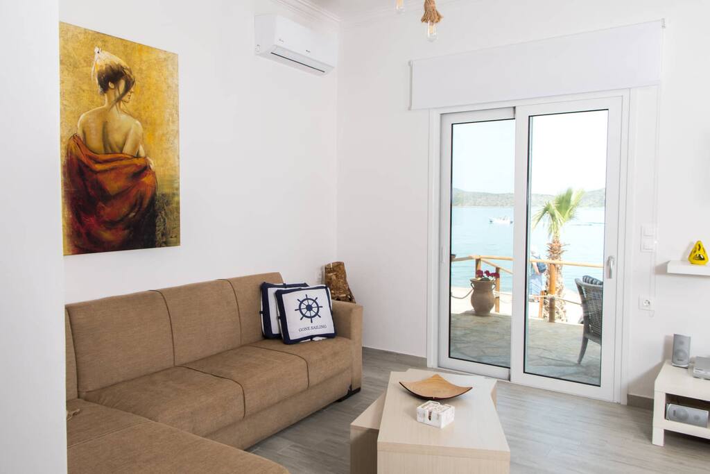 iliana-seaside-house/