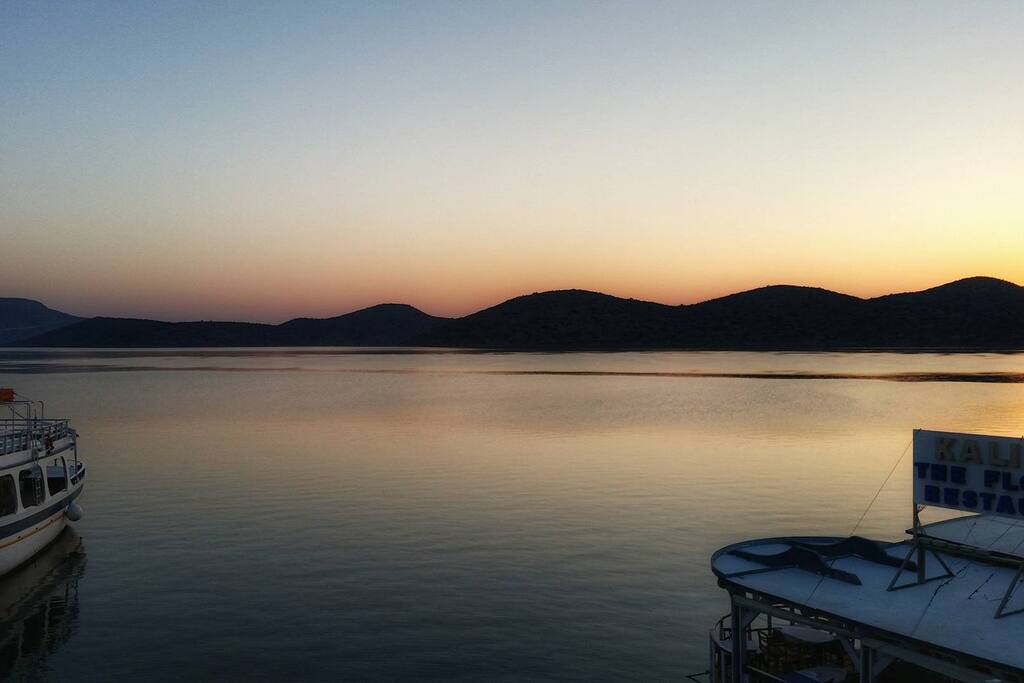 port-and-sea-view-and-elounda-center-apartment/