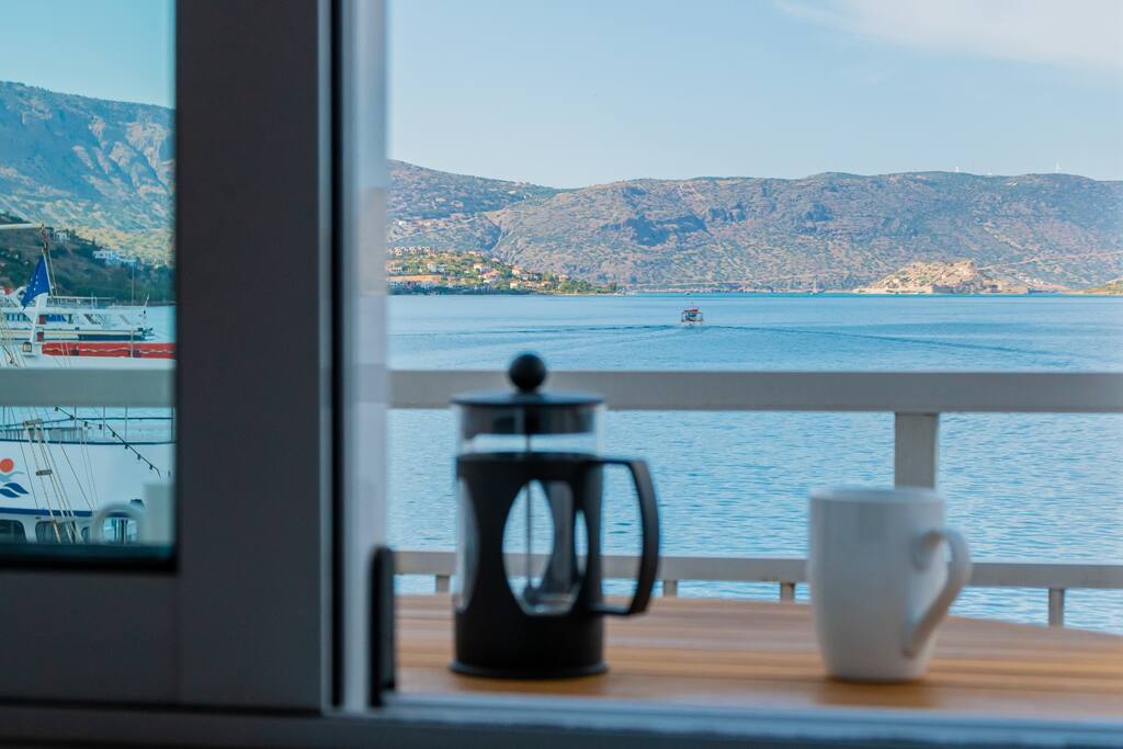 port-and-sea-view-and-elounda-center-apartment/