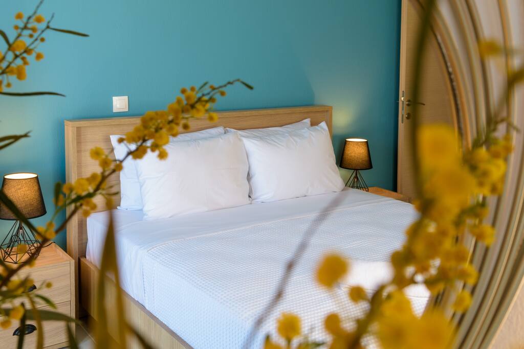 margarita's-seafront-luxury-apartment/