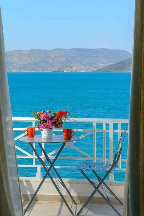 Margarita's Seafront Luxury Apartment