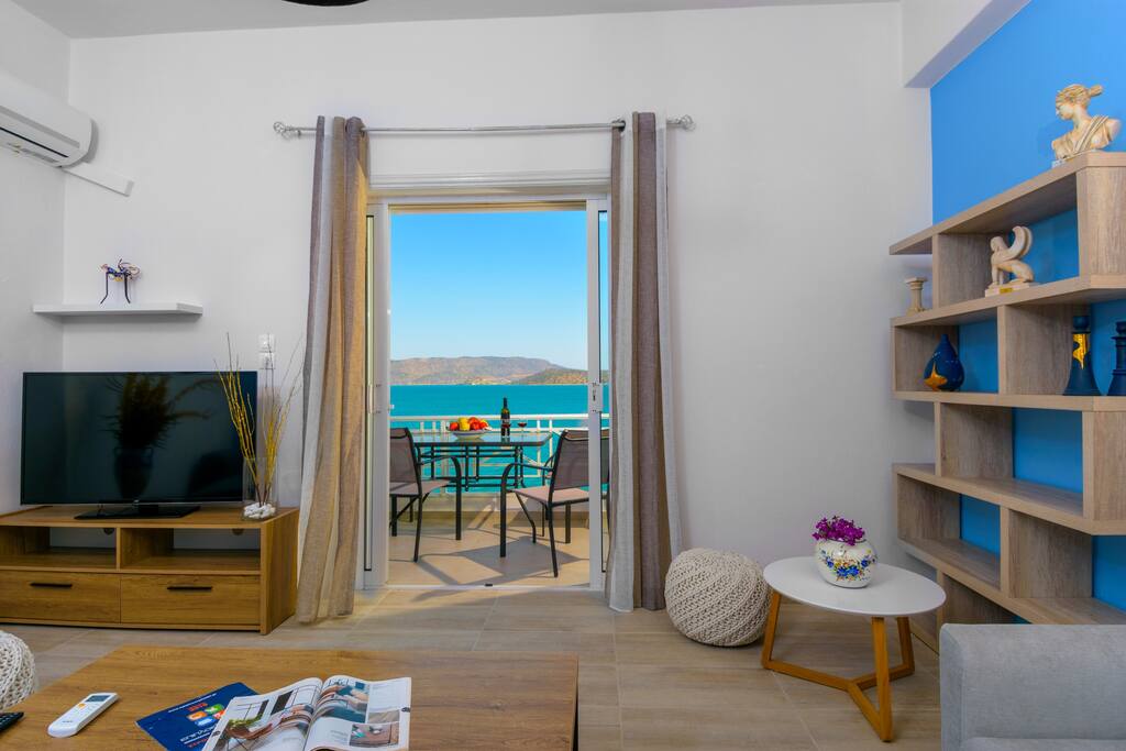 margarita's-seafront-luxury-apartment/