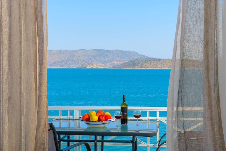 Margarita's Seafront Luxury Apartment - Elounda