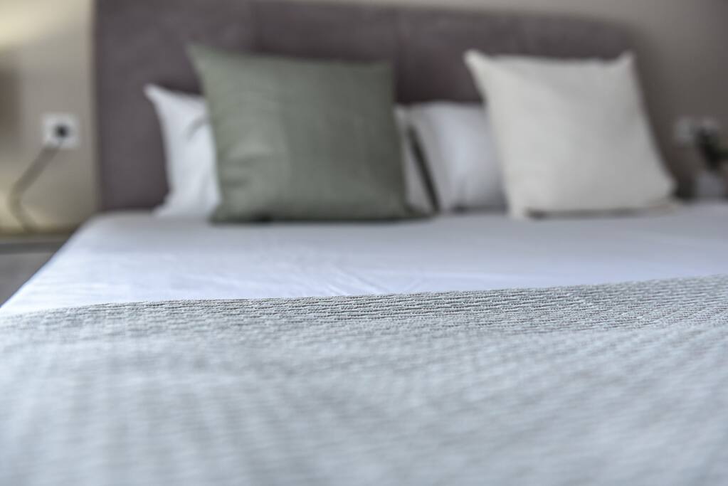 3-bedroom-family-home-in-elounda-center-euaggelia/