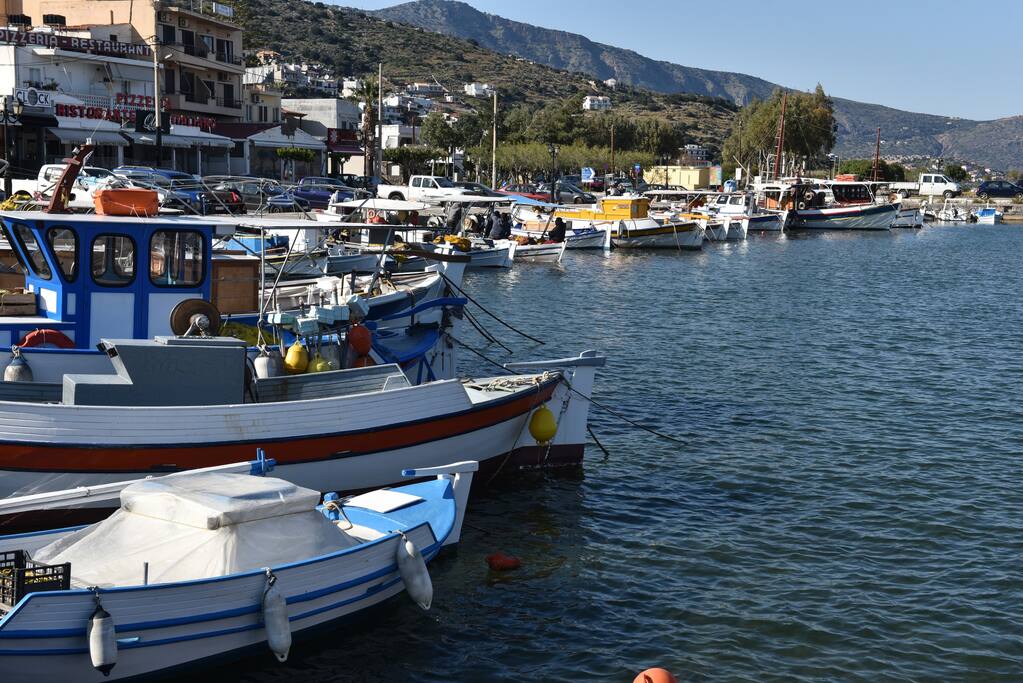 3-bedroom-family-home-in-elounda-center-euaggelia/