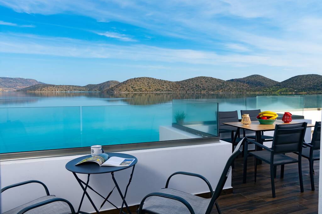 elounda-harmony-sea-front-apartment/