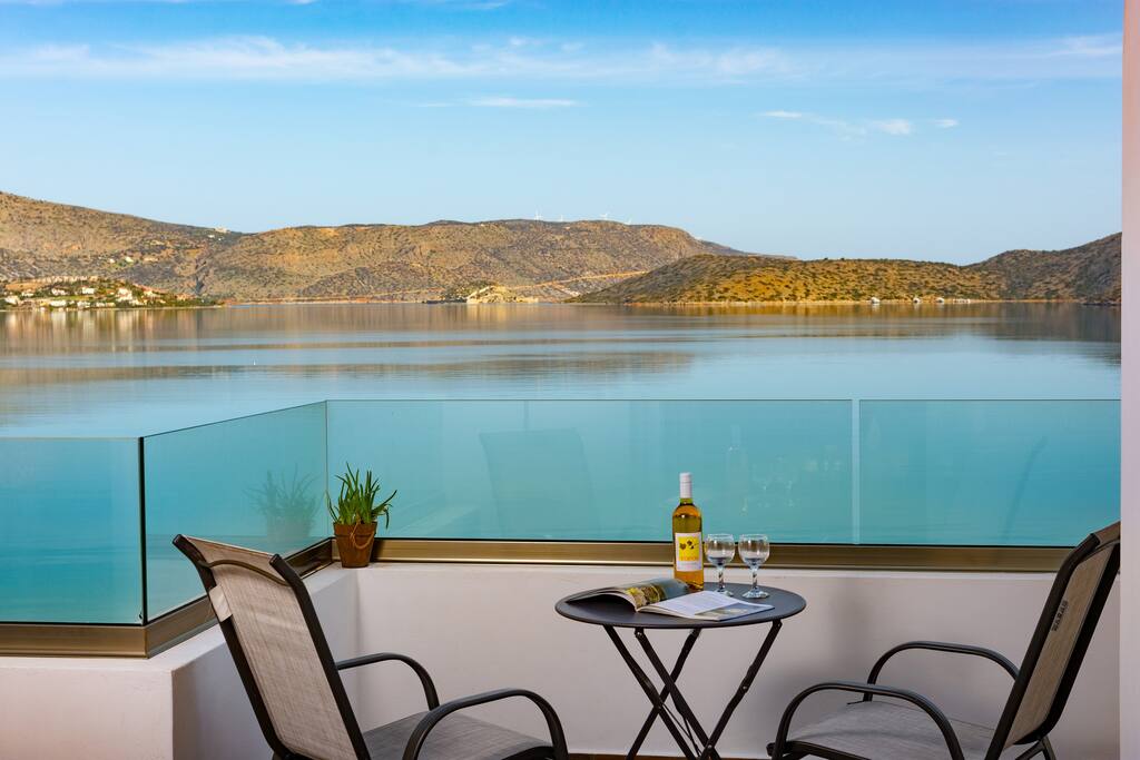 elounda-harmony-sea-front-apartment/