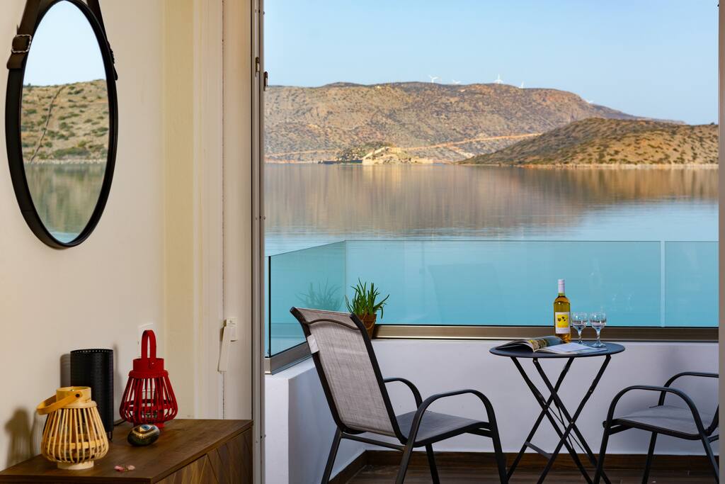 elounda-harmony-sea-front-apartment/