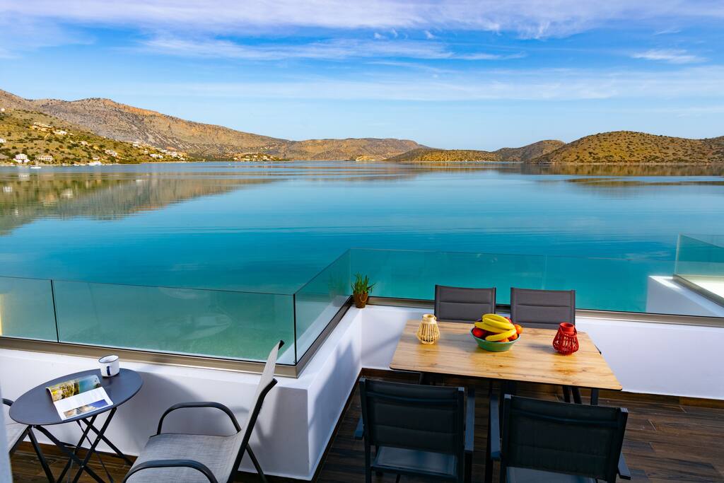 elounda-harmony-sea-front-apartment/