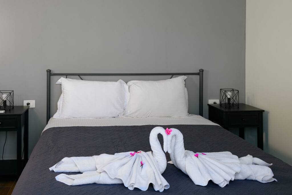 elounda-harmony-sea-front-apartment/