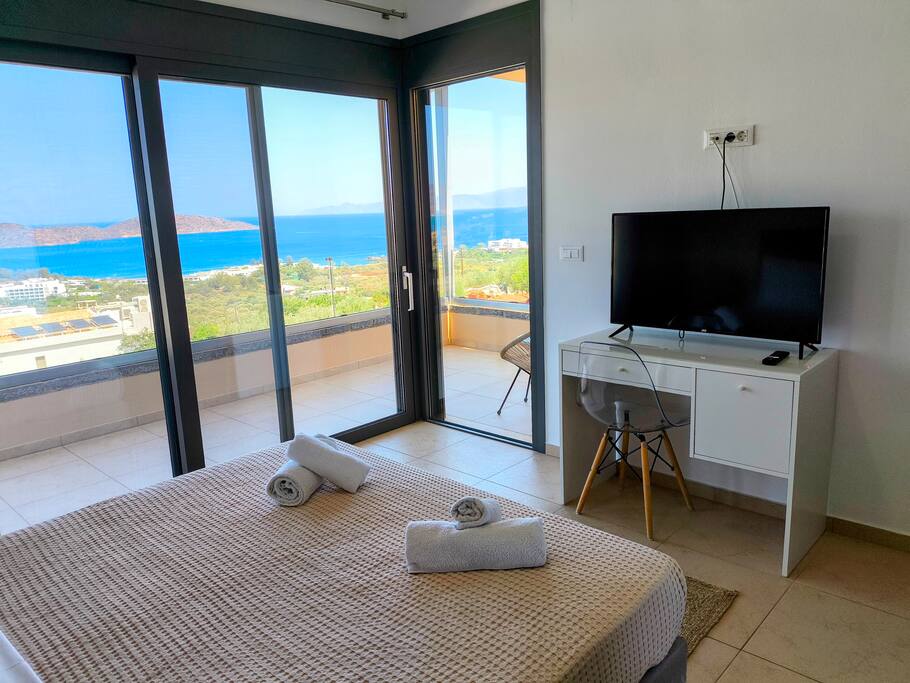 minimal-panoramic-sea-view-villa-in-elounda/